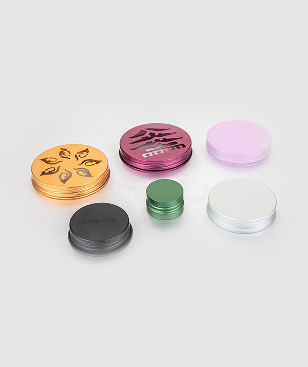 What are the primary advantages of using an aluminum lotion pump collar